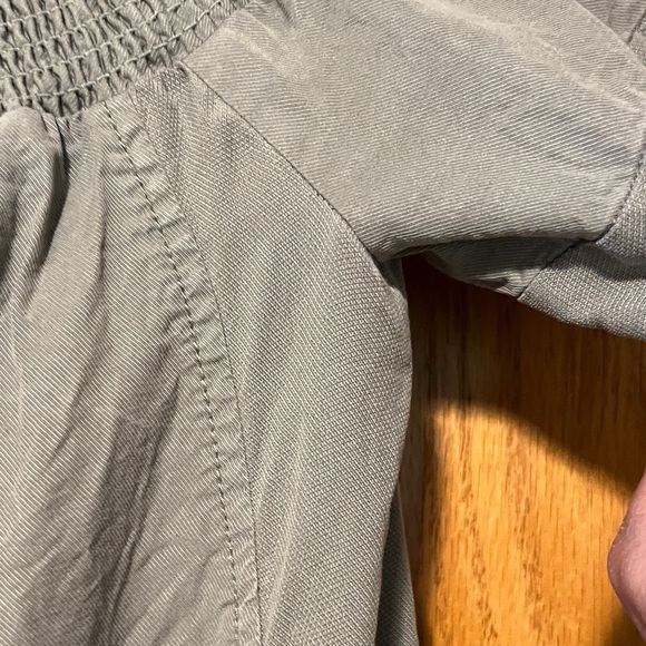 Vineyard Vines Off-Shoulder Dress - Picture 4 of 10